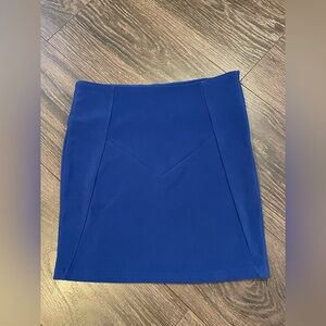 millau women’s mini skirt. SIZE small. Like new. Center top to bottom 15”